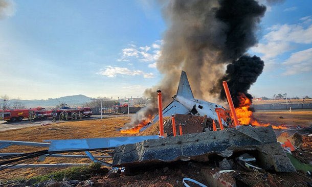 韓国旅客機墜落事故　画像