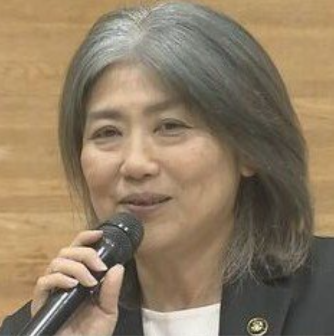 田久保真紀　髪型　へん　白髪