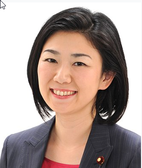 牧島かれん　wiki　経歴　結婚