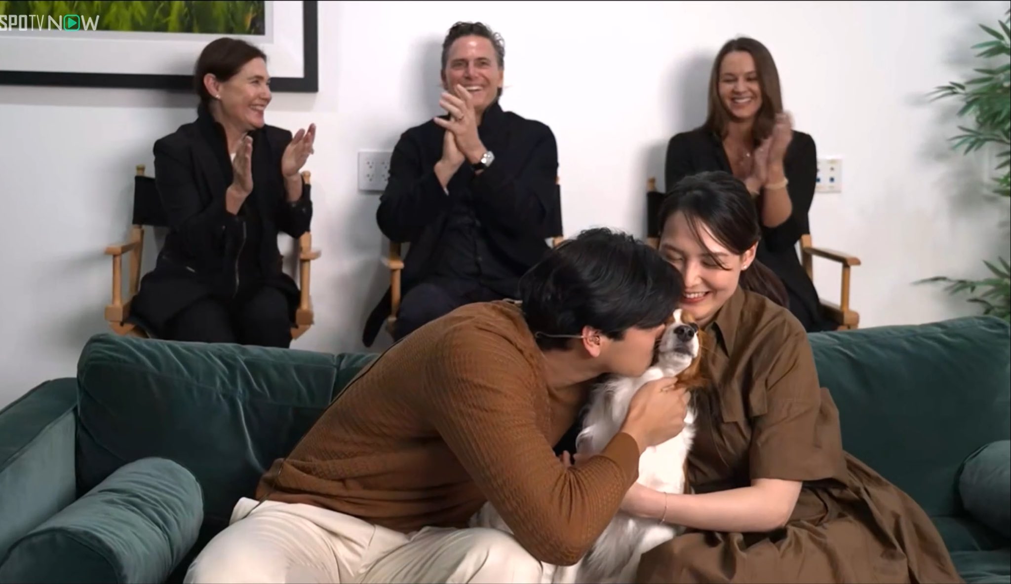 大谷翔平　MVP　後ろにいた3人　　誰　