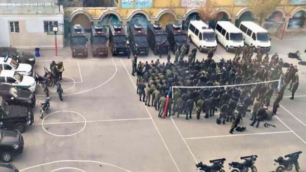 イラン政府のプロパガンダとして利用された学校施設